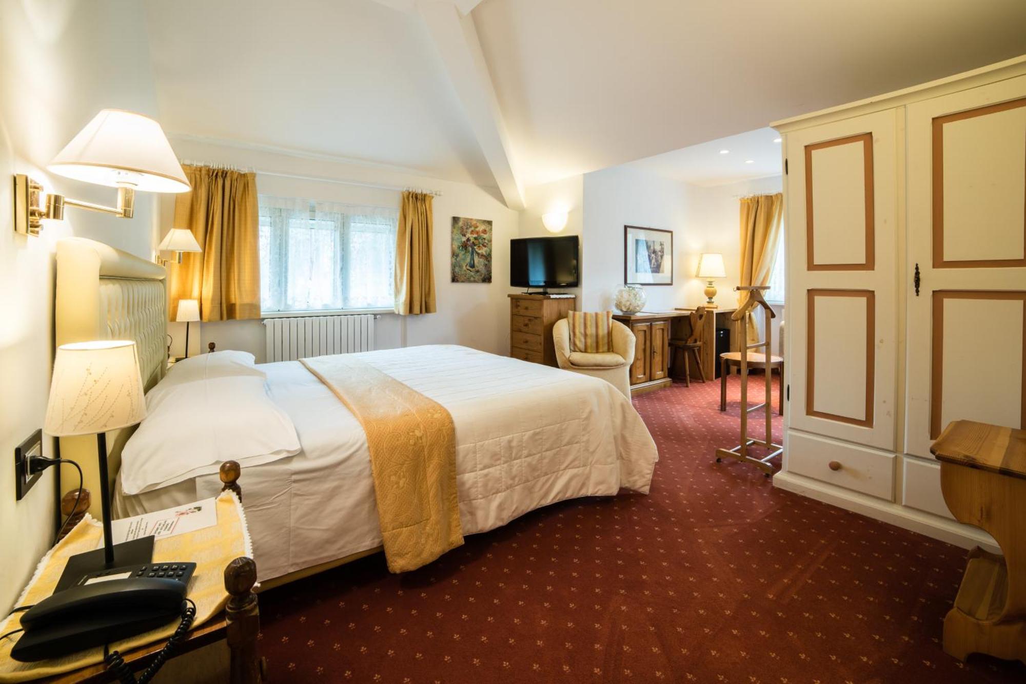 Albergo Milano Snc Lanzo dʼIntelvi Extérieur photo
