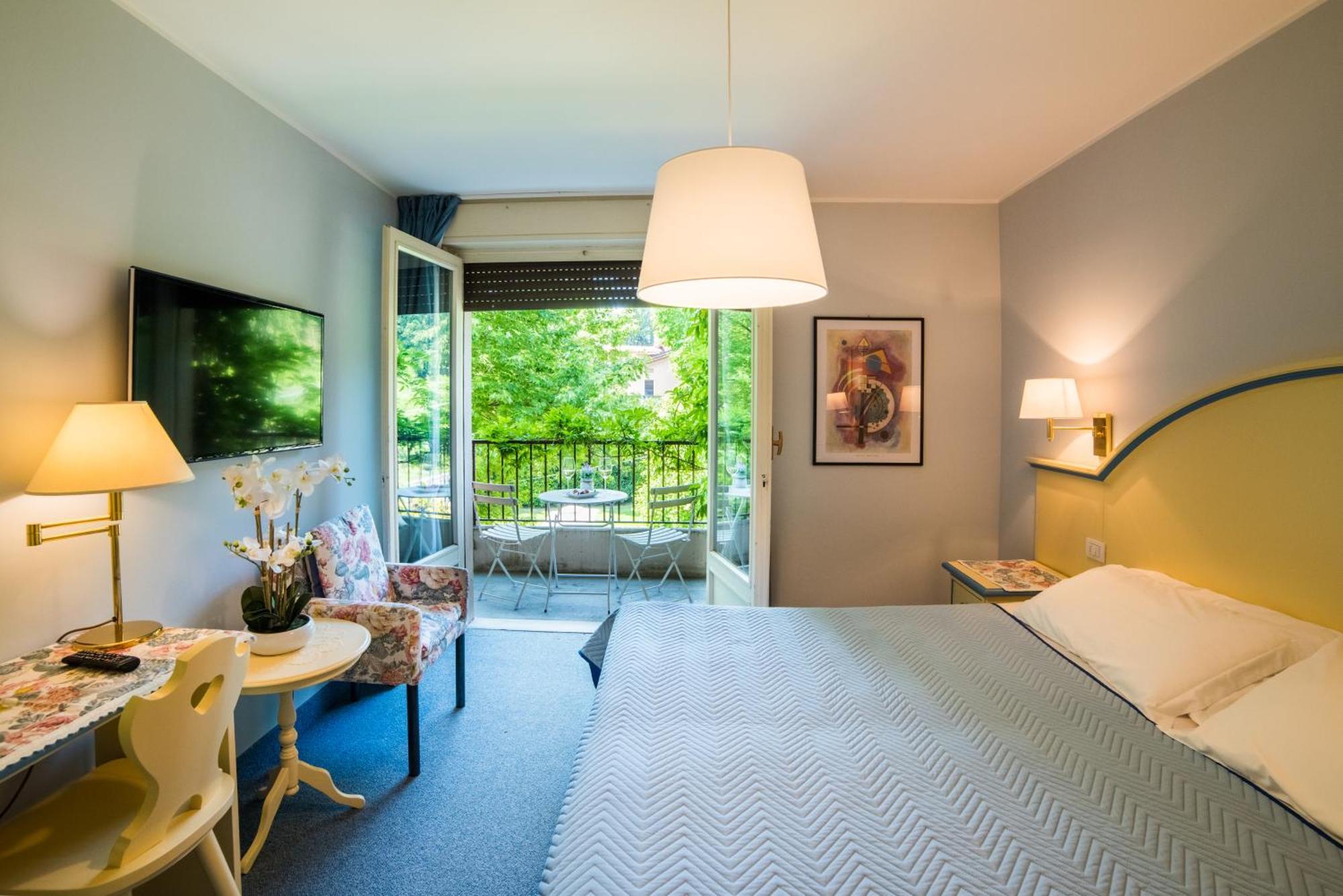 Albergo Milano Snc Lanzo dʼIntelvi Extérieur photo